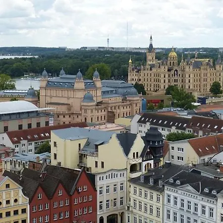Apartment Familienappartement In Zentrum Schwerin (Mecklenburg-Vorpommern)